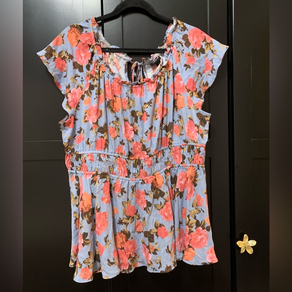 Torrid Floral Blouse 2X,floral frenzy, flirty,romantic, plus size